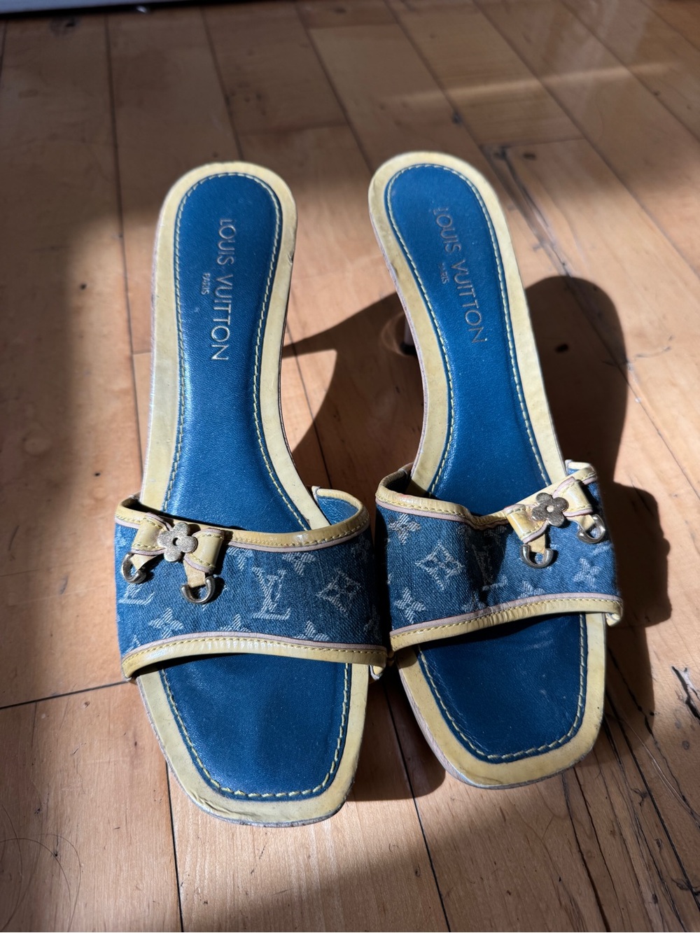 Louis Vuitton Denim Monogram Blue and Cream Slide Mules - Picture 3 of 4